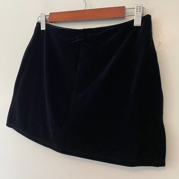 Vintage Y2K Hot Kiss Black Velvet Mini Skirt Skort Size Medium Pull On - Picture 5 of 9